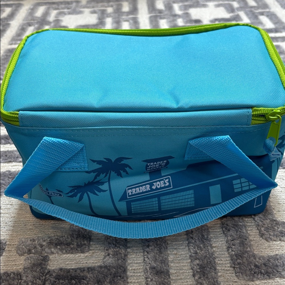 Trader Joe’s NWT mini insulated bag. New color!! - Picture 4 of 4